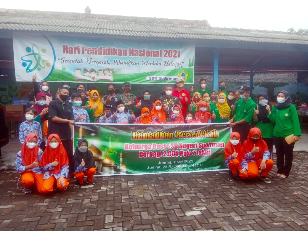 Pendistribusian 2000 Paket Takjil di SD Negeri Sudirman Ambarawa