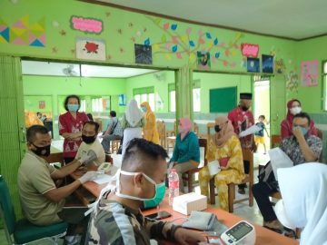 Pemantauan Pelaksanaan Vaksinasi Covid-19 di SMK Islam Sudirman Ambarawa