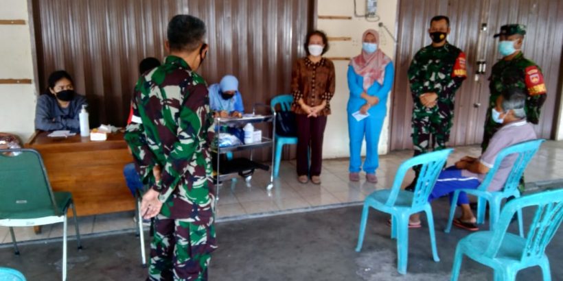 Monitoring Pelaksanaan Vaksinasi Covid-19 di Pasar Projo Ambarawa dan Gua Maria Kerep Ambarawa