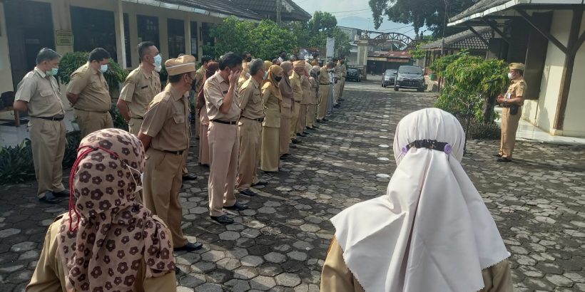 Pelaksanaan Apel Pagi Seluruh Aparatur Sipil Negara (ASN) di Lingkungan Pemerintah Kecamatan Ambarawa