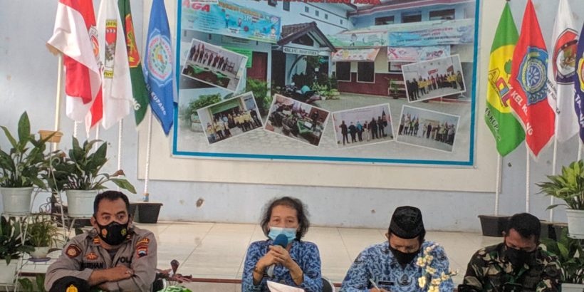 Rapat Koordinasi dan Pengantar Purna Tugas Ibu Siti Alimah, SE di Aula Kelurahan Kupang