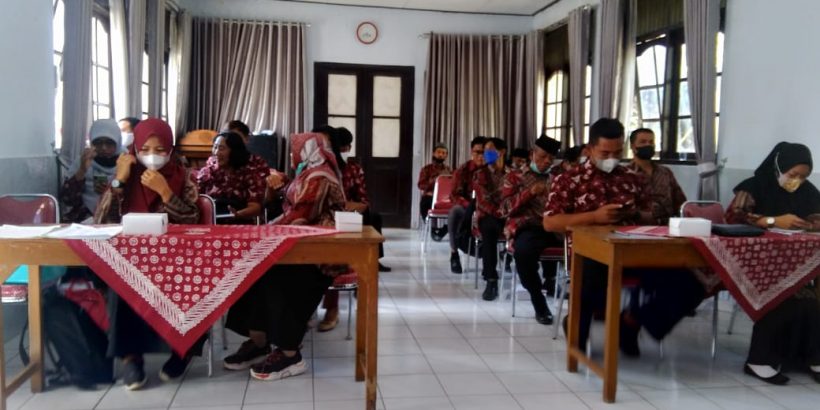 Rapat Koordinasi Perangkat Desa di Kecamatan Ambarawa