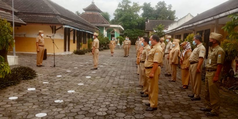 Pelaksanaan Apel Pagi Seluruh Aparatur Sipil Negara (ASN) di Lingkungan Pemerintah Kecamatan Ambarawa