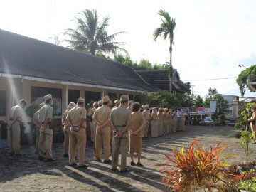 Pelaksanaan Apel Pagi Seluruh Aparatur Sipil Negara (ASN) di Lingkungan Pemerintah Kecamatan Ambarawa