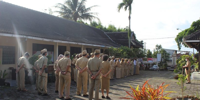 Pelaksanaan Apel Pagi Seluruh Aparatur Sipil Negara (ASN) di Lingkungan Pemerintah Kecamatan Ambarawa