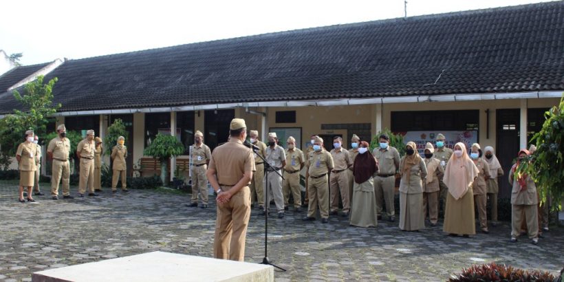 Pelaksanaan Apel Pagi Seluruh Aparatur Sipil Negara (ASN) di Lingkungan Pemerintah Kecamatan Ambarawa