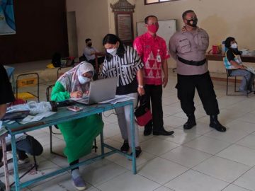 Monitoring Pelaksanaan Vaksinasi Dosis Ketiga (Booster) untuk Masyarakat Kabupaten Semarang di Kelurahan Lodoyong Kecamatan Ambarawa