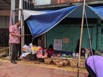 Pemberian Peringatan kepada Pedagang Kaki Lima (PKL) yang Melanggar Aturan di Wilayah Kecamatan Ambarawa