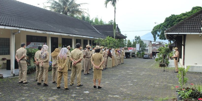 Pelaksanaan Apel Pagi Seluruh Aparatur Sipil Negara (ASN) di Lingkungan Pemerintah Kecamatan Ambarawa