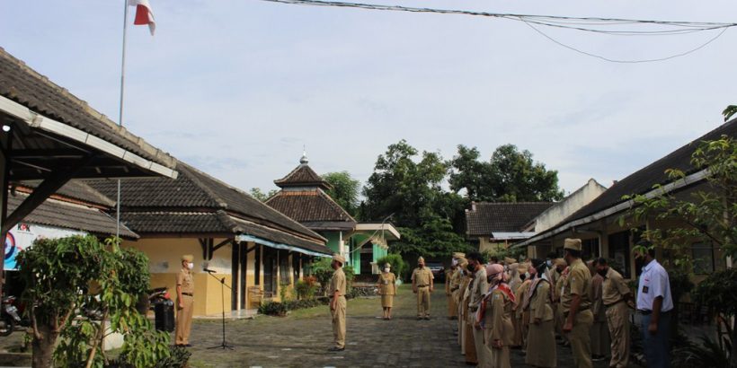 Pelaksanaan Apel Pagi Seluruh Aparatur Sipil Negara (ASN) di Lingkungan Pemerintah Kecamatan Ambarawa