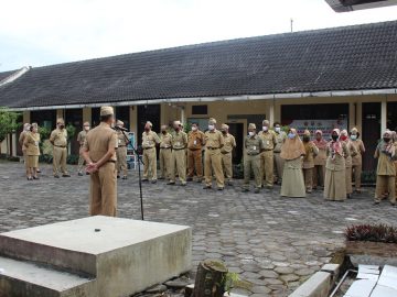 Pelaksanaan Apel Pagi Seluruh Aparatur Sipil Negara (ASN) di Lingkungan Pemerintah Kecamatan Ambarawa