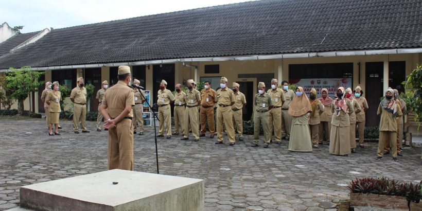 Pelaksanaan Apel Pagi Seluruh Aparatur Sipil Negara (ASN) di Lingkungan Pemerintah Kecamatan Ambarawa