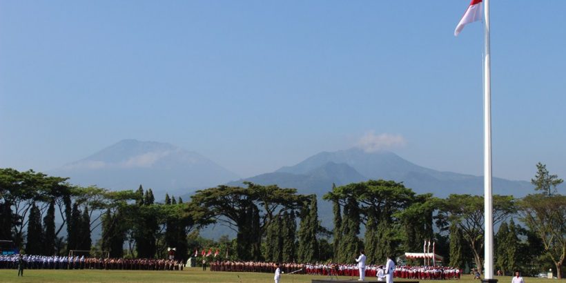 Upacara Pengibaran Bendera Merah Putih dalam Rangka Peringatan Hari Ulang Tahun ke 77 Kemerdekaan Republik Indonesia Tingkat Kecamatan Ambarawa Tahun 2022 di Lapangan Panglima Besar Jenderal Sudirman