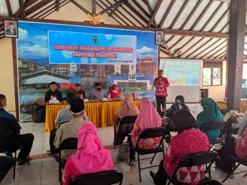 Sosialisasi Kebijakan Administrasi Kependudukan di Pendopo Kantor Kecamatan Ambarawa